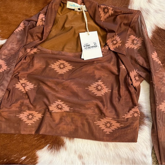 Two piece set - Picture 3 of 4